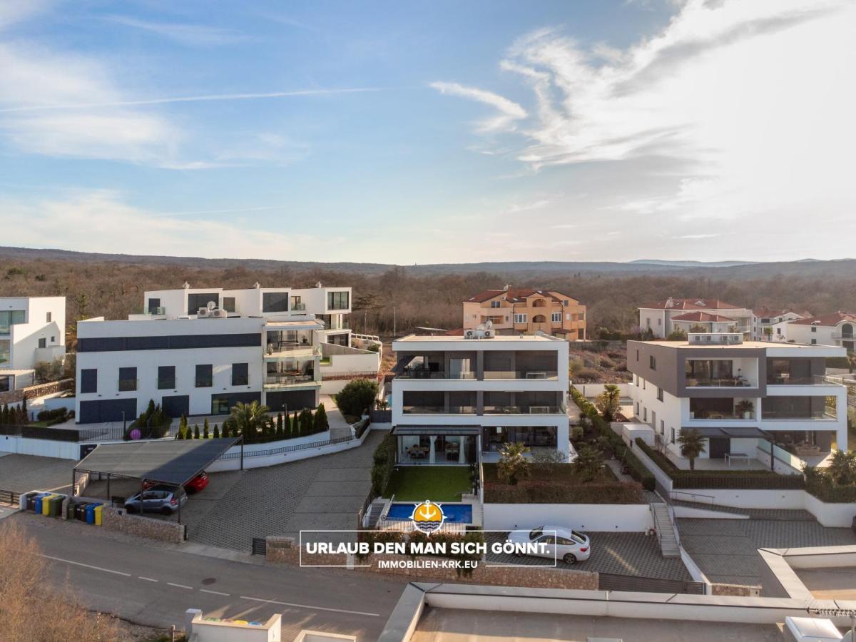 Penthouse Panorama Deluxe In Malinska Apartment Exterior photo